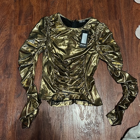 NWT NastyGal Gold metallic top - Picture 2 of 4